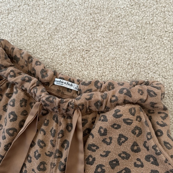 Abercrombie & fitch shorts - Picture 2 of 3